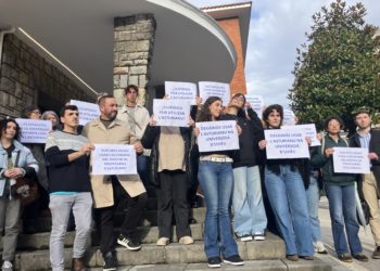 Denuncien torgues pa usar l’asturianu en materies del Máster de Profesoráu de la Universidá d’Uviéu