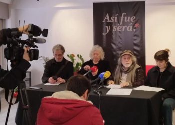 Presentación del ‘Manifiestu d’artistes creadores pola cooficialidá de les llingües d’Asturies’