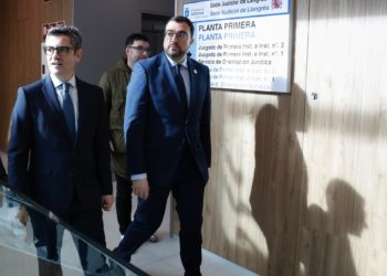 Bolaños respalda a Sánchez desde Asturias y habla de la «cacería» de la ultraderecha a su hermano