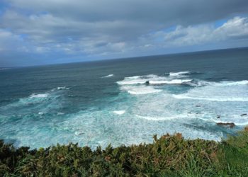 Asturias en alerta amarilla por fuerte oleaje mientras un frente atlántico aumenta la nubosidad