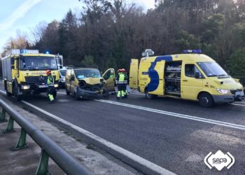Dos heridos en un accidente de tráfico en la variante de Avilés