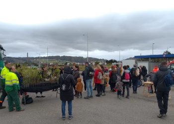 Gran participación en la reforestación ‘Planta un bosque con nosotros’ en Tremañes