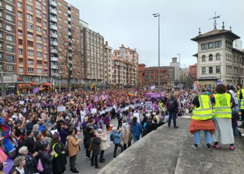 Multitudinaria manifestación por el 8M en su vuelta a Gijón: «Compañeras, avanzamos imparables»