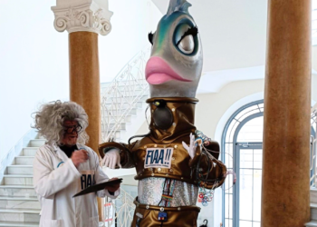 El Entierro de la Sardina despide este martes otra edición de éxito del Antroxu gijonés