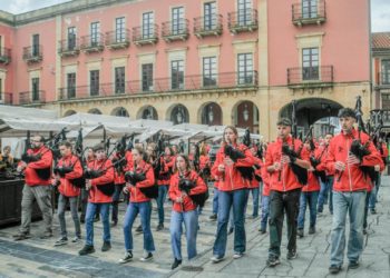 Del hogar de Jovellanos a la Gran Manzana: la Banda de Gaitas ‘Villa de Xixón’ desfilará por la calles de Nueva York