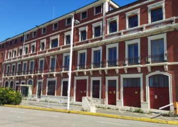 La transformación de la antigua sede portuaria de Cimavilla en un hotel de lujo «está cada vez más cerca», según el Gobierno
