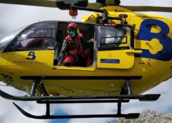 Traslado en helicóptero el hombre indispuesto en la Peña de los Cuatro Jueces