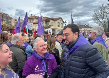 «Pueblerino no es un insulto, es un motivo de orgullo»: Barbón responde a los ataques personales en redes sociales