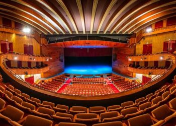 La programación de Laboral trae a Gijón a Mocedades y Los Panchos, Santiago Auserón, Morgan y mucho humor