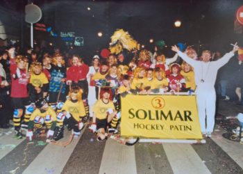 El Telecable siempre desfila en Antroxu: «no buscamos ser las mejores en el disfraz; lo único que pedimos es ganas de pasarlo bien»