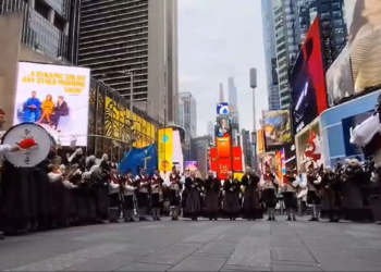 VÍDEO| Así suena el ‘Asturias, patria querida’ en Times Square