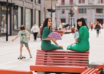 Les Greques: Espeleología folclórica a ritmo de DJ