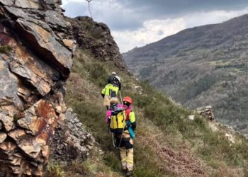 Rescatados dos senderistas desorientados en las cascadas de Guanga