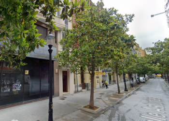 Una fuga deja sin agua a los vecinos del centro de Gijón