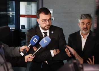 Barbón apela al civismo: «Hoy es un buen día para sentirse orgulloso de ser asturiano»