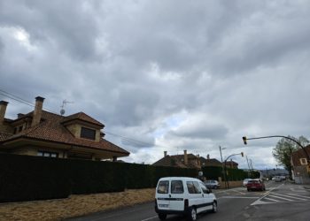 Lluvia y frío, compañeros de viaje esta Semana Santa en Asturias