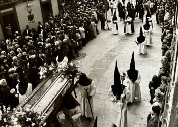 Crónica de una resurrección soñada: la ‘nueva’ Semana Santa de Gijón cumple sus primeros treinta años