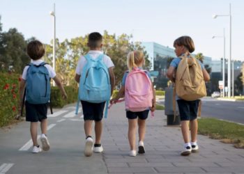 El Ayuntamiento destinará más de tres millones a ayudas escolares y simplificará el proceso de acceso