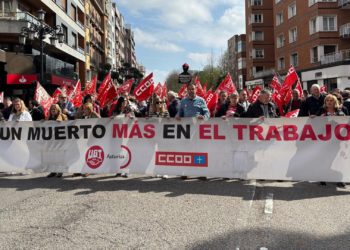 CCOO y UGT se echan a la calle en Oviedo tras la tragedia de Degaña: «No es de recibo que sigan ocurriendo accidentes así»