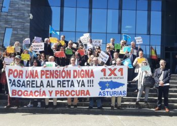 Abogados de los colegios de Oviedo y Gijón retoman las movilizaciones en demanda de su plena integración en el RETA