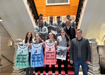 Poniente abre el IV Circuito Asturiano de Voley-playa con récord de participación