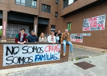 Vuelve la amenaza de desahucio en Río Piloña 3: «El riesgo es real porque está acordado con un beneplácito tácito de la consejería»