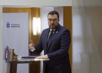 Barbón pide perdón por su conducta hacia Queipo y llama a la unidad de Asturias