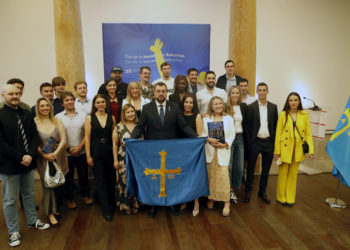 25 de mayo: Barbón propone regular esta fecha histórica por ley como Día de la Bandera