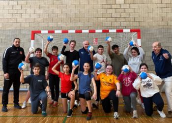 El balonmano toma Villaviciosa: el Güevu se convertirá en una improvisada cancha para presentar a la cantera local