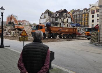 VIDEO | Prosigue la demolición de El Jazmín: las máquinas ya han ‘devorado’ dos tercios del histórico edificio