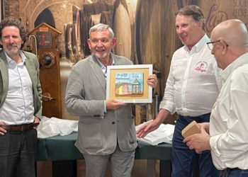 ‘La Boya’ agasaja a Caja Rural de Gijón para celebrar sus seis décadas en la ciudad