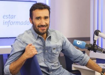 «Al Sporting le saca dieciocho puntos el Real Oviedo, por si alguien en Gijón se quiere poner rojo», carga Juanma Castaño