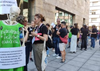 IMÁGENES | Miles de docentes ‘colapsan’ el Registro General para alzar sus reivindicaciones