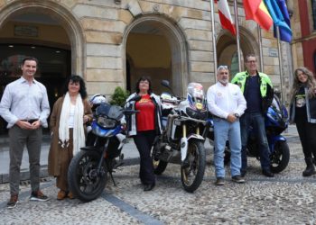 VÍDEO | De Gijón a Castrillón sobre dos ruedas por los enfermos de ELA… Y contra la pasividad administrativa