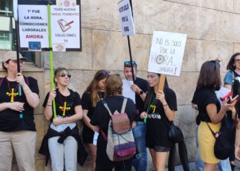 Los sindicatos abandonan la negociación con Educación: «La propuesta del Gobierno es ridícula»