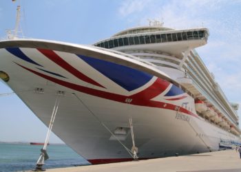 Con la ‘Union Jack’ en su proa y Gijón en el corazón: el crucero británico MV ‘Ventura’ regresa a El Musel