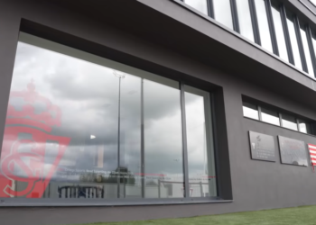 Orlegi ejecuta los cambios anunciados en el Sporting: cesa a Gerardo, Garro y Menéndez, e incorpora a Felipe Vega-Arango y Emilio