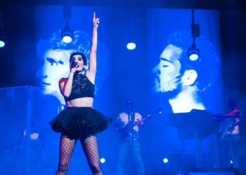 ‘Hija de la luna’ llega al Palacio de Congresos de Gijón con su gira Descanso dominical