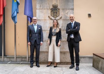 El Colegio de Abogados de Oviedo firma un nuevo acuerdo con Caja Rural de Asturias para mejorar el acceso a financiación