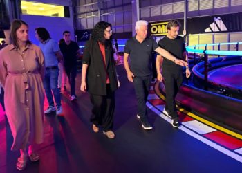 Fernando Alonso abre en Asturias el ‘karting indoor’ más moderno de España