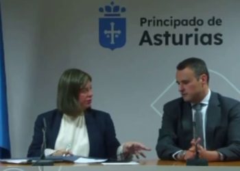 Un micro abierto capta a Llamedo condicionando la equiparación salarial del profesorado con Cantabria a un pago diferido