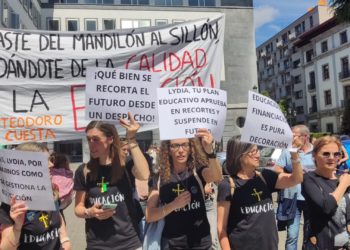 El profesorado asturiano vuelve a tomar Oviedo este domingo: «Hay que desbloquear esto ya»