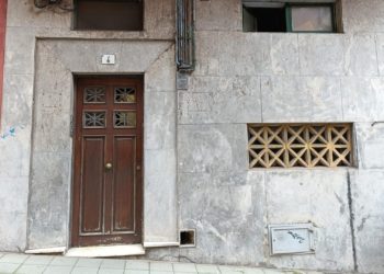 Aplazan el pase a disposición judicial del detenido por el hallazgo de un cadáver en un cubo de basura en Gijón