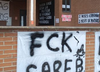 Punto y set, pero no partido, para la SAREB: el Juzgado ordenada desalojar el ‘bloque en lucha’ de Río Piloña