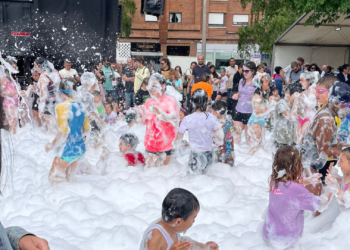 Laviada puso fin con espuma a unas fiestas de «mucha gente y buen comportamiento»