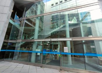 Fiscalía pide cárcel al expresidente del PP de Sariego y a una exdirigente de la FSA por enfrentarse a guardias civiles