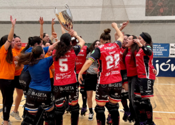 El Telecable levanta la copa de la OK Liga