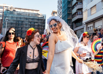 Galería | Gijón vuelve a teñirse de arcoíris: «¡Vergoña! 20 años después!»