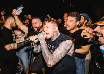 Dios salve el Tsunami: los Sex Pistols revientan Gijón a guitarrazos