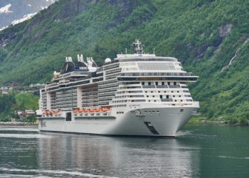‘Virtuosa’, la ‘meraviglia’ náutica con la que la naviera MSC se estrena este jueves en los muelles de Gijón